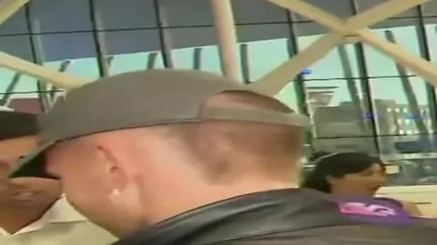 “欧冠关键战：拉齐奥守门员补时阶段头球进账，与马竞比分持平”